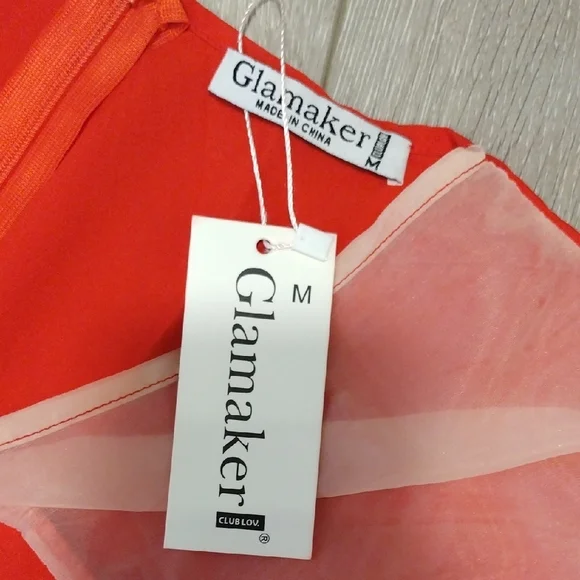 Chic Red Romper with Flared Sleeves - Picture 4 of 13